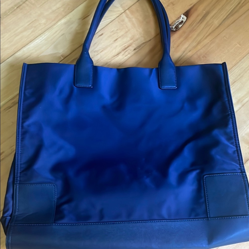 Tory Burch Blue Tote Bag with Iconic Logo - Picture 2 of 9